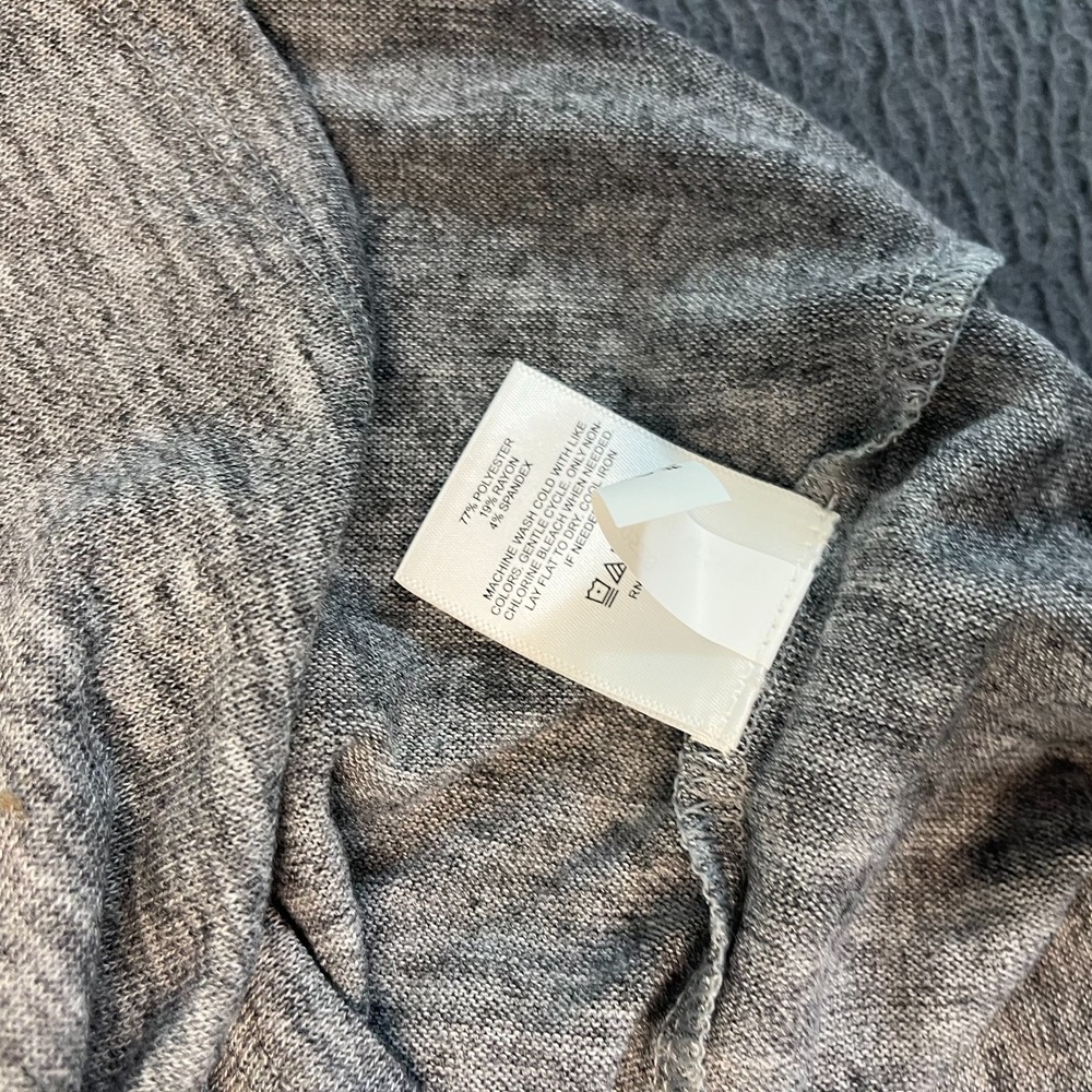Express Skimming Womens Lg Lightweight Long Sleeve Knit V Neck Ruched Sleeve NWT - Picture 6 of 8